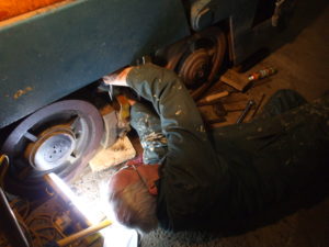 Bob fighting with the brake gear