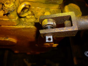 Linkage - with odd connector - to the torque converter