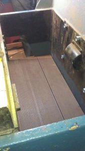 Cab floor, loose-fitted